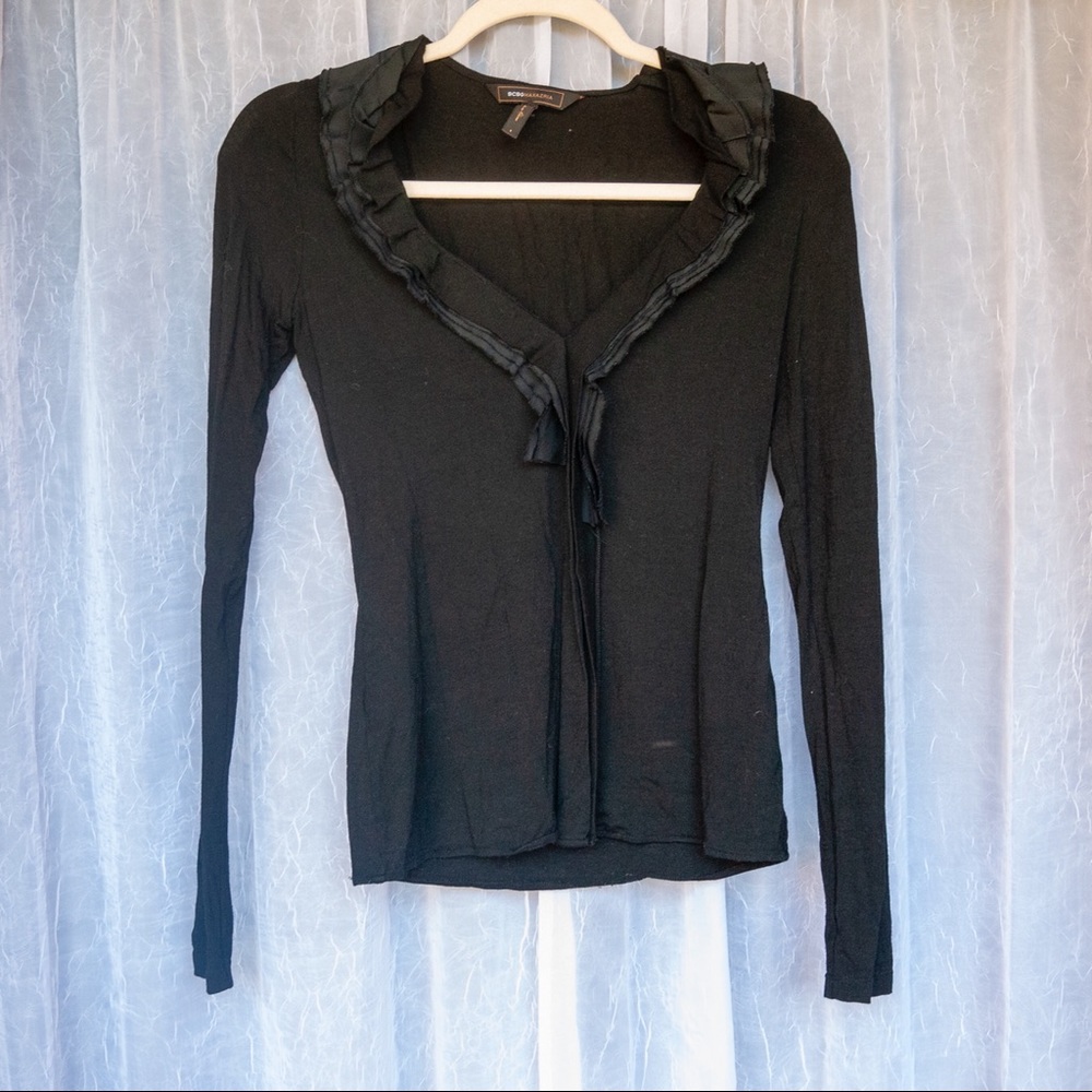 BCBGMAXAZRIA ruffled v- neckline top - size S